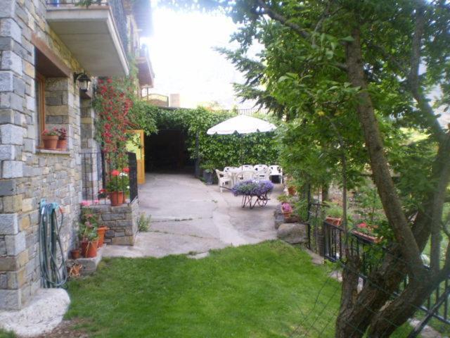 Hostal Pernalle Erill la Vall Exterior photo