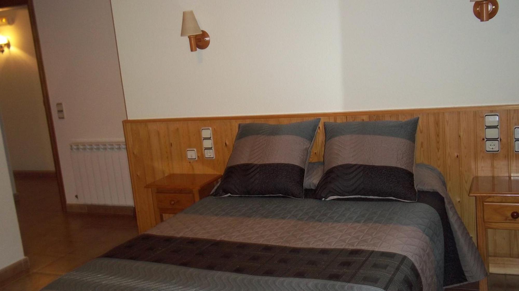 Hostal Pernalle Erill la Vall Exterior photo
